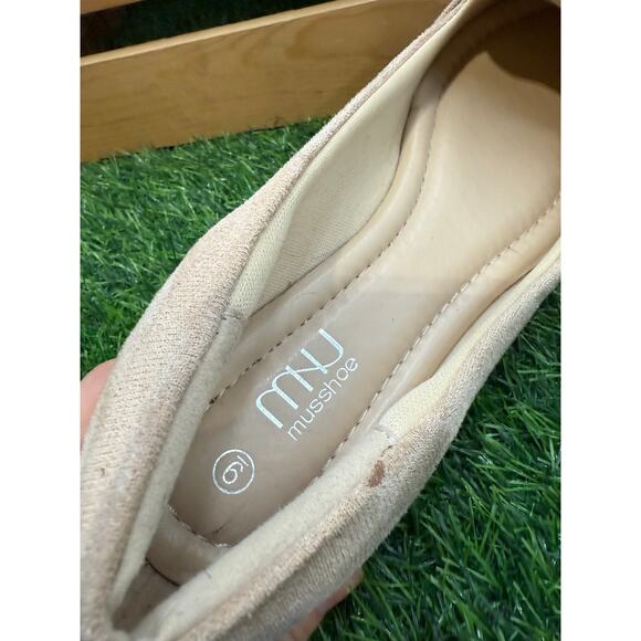 Musshoe - Beige- Pointed Flats - Size 9W - Picture 10 of 10
